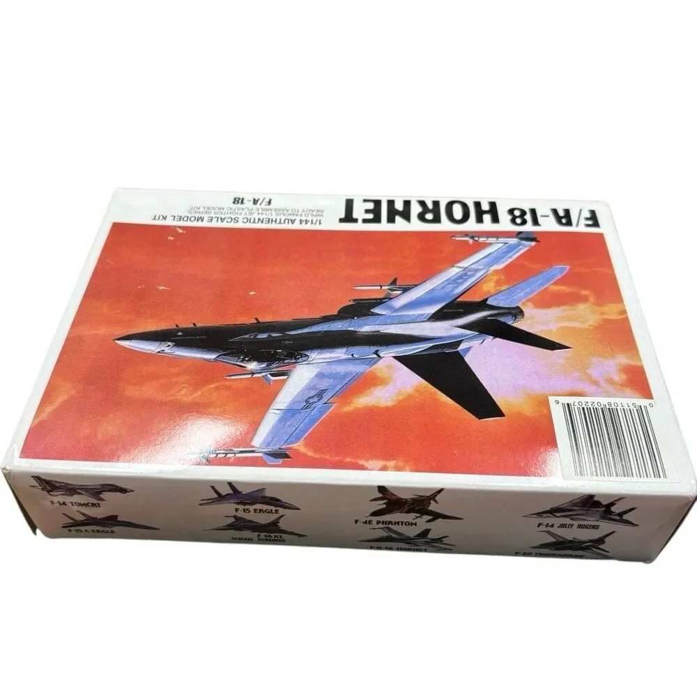 Vintage FA-18 Hornet 1/144 Scale Model Kit Unassembled Sealed Parts No 02207⁠